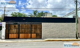Foto de inmueble en 10 Avenida  Between 9 Street & AV Andres Q.roo, Col. Cozumel Centro C.P. 77600, Cozumel