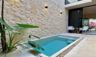 Foto de inmueble en Av. 5 Sur, Col. La Veleta C.P. 77760, Tulum