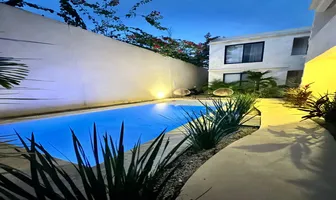 Foto de inmueble en Esquina con, Calle 8, C. Chichen itza #S/N, Col. La Veleta C.P. 77760, Tulum