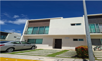Foto de inmueble en Av.huayacan Long Island, Col. Novo Cancún C.P. 77500, Benito Juárez