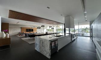 Foto de inmueble en Casa con Muelle en Venta Puerto Cancún Quintana Roo, Col. Novo Cancún C.P. 77500, Benito Juárez