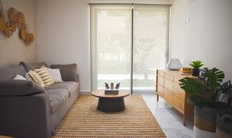 Foto de inmueble en av. huayacan, Col. Novo Cancún C.P. 77500, Benito Juárez