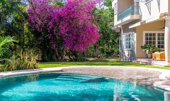 Foto de inmueble en Se Vende Hermosa Villa con Jardin Incréible en Playacar, Col. Playa del Carmen C.P. 77710, Solidaridad