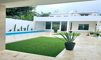 Foto de inmueble en Venta Casa 4 Recamaras Zona Centro Maya con Paneles Solares, Col. Playa del Carmen C.P. 77710, Solidaridad