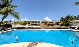 Foto de inmueble en BOULEVARD PUERTO AVENTURAS #76Int. 202, Col. Puerto Aventuras C.P. 77733, Solidaridad