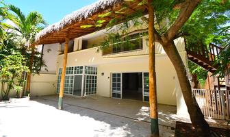 Foto de inmueble en Casa en Venta  en Isla Sirenas Zona Hotelera Cancun, Col. Residencial La Cascada C.P. 77500, Benito Juárez