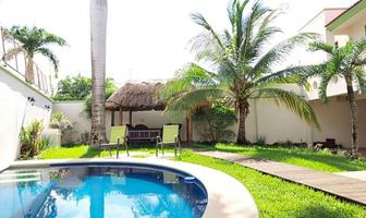Foto de inmueble en Av. Huayacán, Cancún, Col. Supermanzana 312 C.P. 77533, Benito Juárez