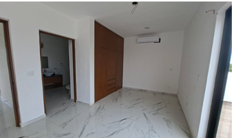 Foto de inmueble en Av .Huayacan ,Residencial Rio, Col. Universidad Anáhuac de Cancún C.P. 77560, Benito Juárez