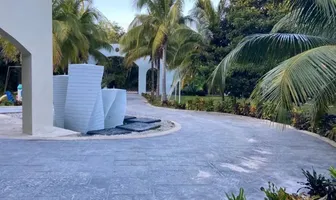 Foto de inmueble en Chapultepec #., Col. Zona Hotelera C.P. 77500, Benito Juárez