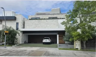 Foto de inmueble en Paseo del parque #108, Col. Cerrada del Pedregal Residencial C.P. 78295, San Luis Potosí