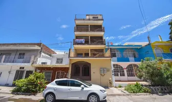 Foto de inmueble en 1ra GALEANA #107, Col. Montuosa C.P. 82030, Mazatlán