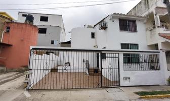 Foto de inmueble en Calle Cumbres del Ajusco Número 206 Fraccionamiento Cumbres de Vista Bella, Tampico, Tamaulipas, Col. Unidad Modelo (Ampliación) C.P. 89367 , Tampico