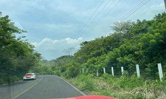 Foto de inmueble en Carretera Sontecomapan, Col. Catemaco C.P. 95870, Catemaco