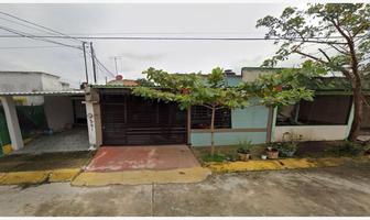 Foto de inmueble en Quetzales  #503, Col. Las Arboledas C.P. 96346, Cosoleacaque