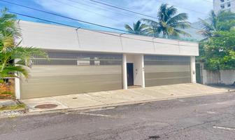 Foto de inmueble en Casa a una Cuadra del mar en Boca del Río, Amplia, Equipada y con Paneles Solares, Col. Los Delfines C.P. 94293, Boca del Río
