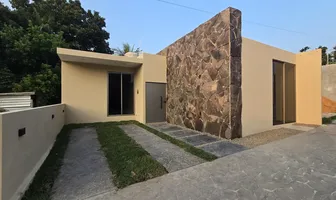 Foto de inmueble en Raymundo Salcedo Acevedo #20, Col. Los Laureles C.P. 96164, Oluta