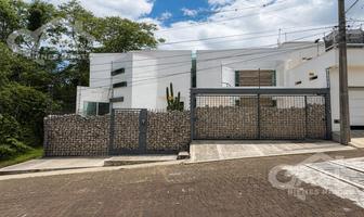 Foto de inmueble en Casa con Alberca en Venta en Fraccionamiento Loma Esmeralda, Col. Paseo de la Reina C.P. 91193, Xalapa