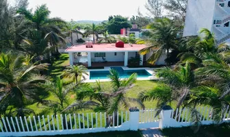 Foto de inmueble en Elodia Espinoza #S/N, Col. Playa de Chachalacas C.P. 91666, Ursulo Galván