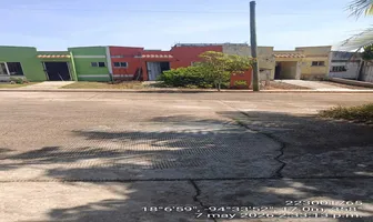Foto de inmueble en CALLE PLAYA CHAC MOOL #173, Col. Residencial las Olas C.P. 96343, Cosoleacaque
