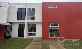 Foto de inmueble en Casa en Venta en Cto. Interior San Gabriel Col. Villas de San Martín en Coatzacoalcos, Veracruz., Col. Villas de San Martín C.P. 96535, Coatzacoalcos