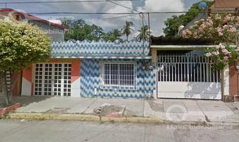 Foto de inmueble en Terreno Comercial en Venta en Calle Porfirio Díaz, Col. Zapotal, Acayucan, Ver., Col. Zapotal C.P. 96039, Acayucan