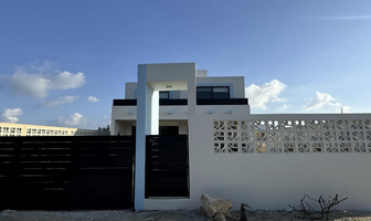 Foto de inmueble en calle 7, Col. Chicxulub Puerto C.P. 97330, Progreso