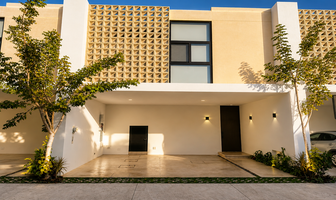 Foto de inmueble en calle 10, Col. Cholul C.P. 97305, Mérida