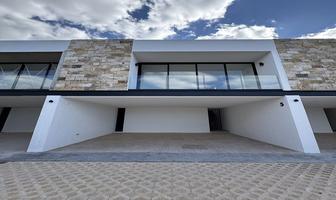 Foto de inmueble en calle 10, Col. Cholul C.P. 97305, Mérida