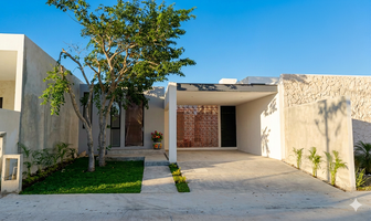 Foto de inmueble en calle 50, Col. Cholul C.P. 97305, Mérida