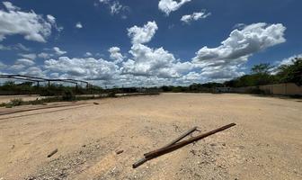 Foto de inmueble en Calle 24, Col. Dzununcán C.P. 97315, Mérida