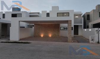 Foto de inmueble en Privada Xcanatun, Gran San Pedro Cholul, Mérida, Yucatán, Col. Gran San Pedro Cholul C.P. 97305, Mérida