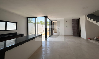 Foto de inmueble en calle 27, Col. Jardines de Rejoyada C.P. 97307, Mérida