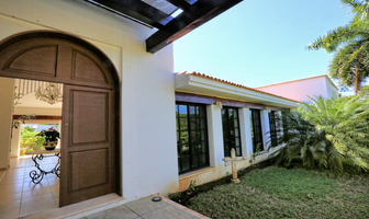 Foto de inmueble en calle 72, Col. Jardines de Tahdzibichén C.P. 97315, Mérida