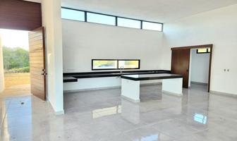 Foto de inmueble en calle ., Col. Komchen C.P. 97302, Mérida