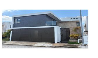 Foto de inmueble en calle 49, Col. Las Américas II C.P. 97302, Mérida