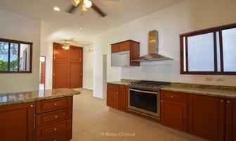 Foto de inmueble en Residencial Las Fincas, Col. Las Fincas C.P. 97302, Mérida