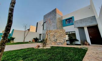 Foto de inmueble en Hermosa Casa en Venta 4 Recámaras y Piscina, Conkal, Mérida, Col. Real de Conkal C.P. 97345, Conkal