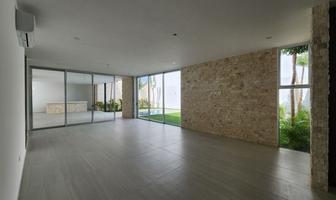 Foto de inmueble en Privada con Amenidades, Col. Residencial Xcanatún C.P. 97302, Mérida