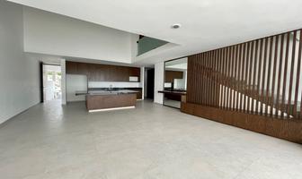 Foto de inmueble en calle 20, Col. Residencial Xcanatún C.P. 97302, Mérida