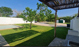 Foto de inmueble en calle 24, Col. Santa Cruz C.P. 97345, Conkal
