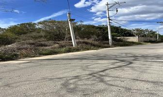 Foto de inmueble en X Avenida Temozon, Col. Temozon Norte C.P. 97302, Mérida