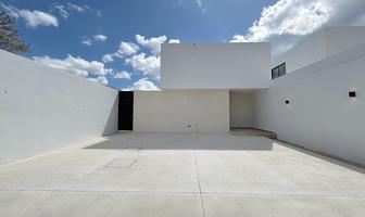 Foto de inmueble en calle 10, Col. Temozon Norte C.P. 97302, Mérida
