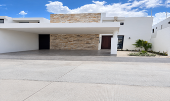 Foto de inmueble en calle 10, Col. Temozon Norte C.P. 97302, Mérida