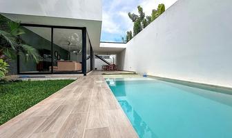 Foto de inmueble en calle 10, Col. Temozon Norte C.P. 97302, Mérida