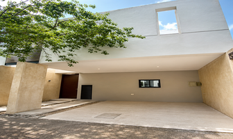 Foto de inmueble en calle 12, Col. Temozon Norte C.P. 97302, Mérida