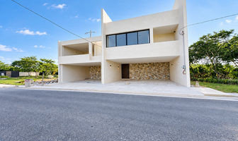 Foto de inmueble en Cerezos, Col. Villas Cholul C.P. 97305, Mérida