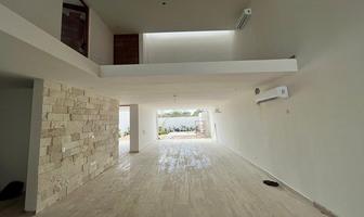 Foto de inmueble en Carretera Mérida-Progreso, Col. Xcanatún C.P. 97302, Mérida