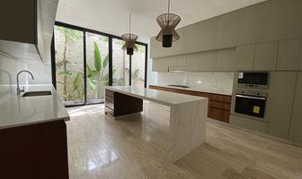 Foto de inmueble en calle 1, Col. Xcanatún C.P. 97302, Mérida
