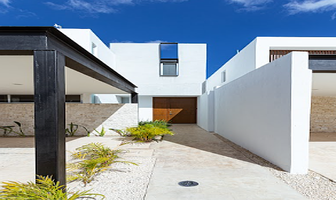 Foto de inmueble en calle 1, Col. Xcanatún C.P. 97302, Mérida