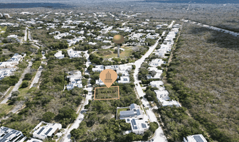 Foto de inmueble en , Col. Yucatán Country Club C.P. 97308, Mérida